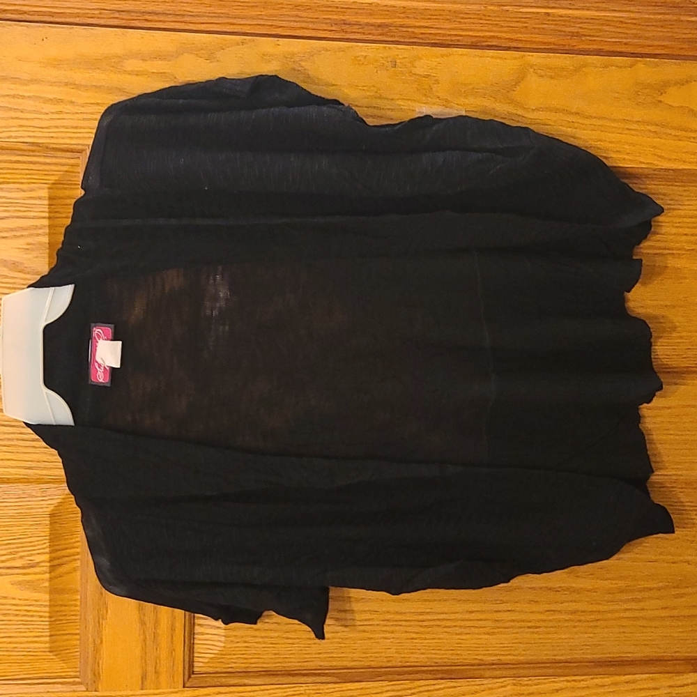 Short sleeve black shawl